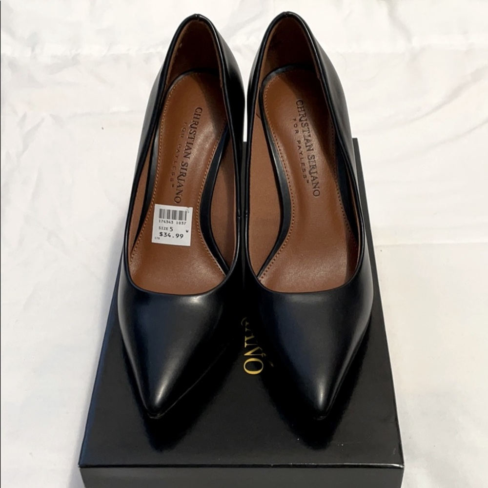 FAUX LEATHER BLACK PUMPS